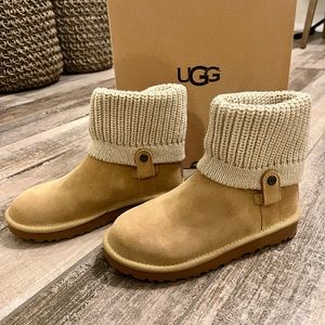 UGG Saela Rib Short Boots NWT